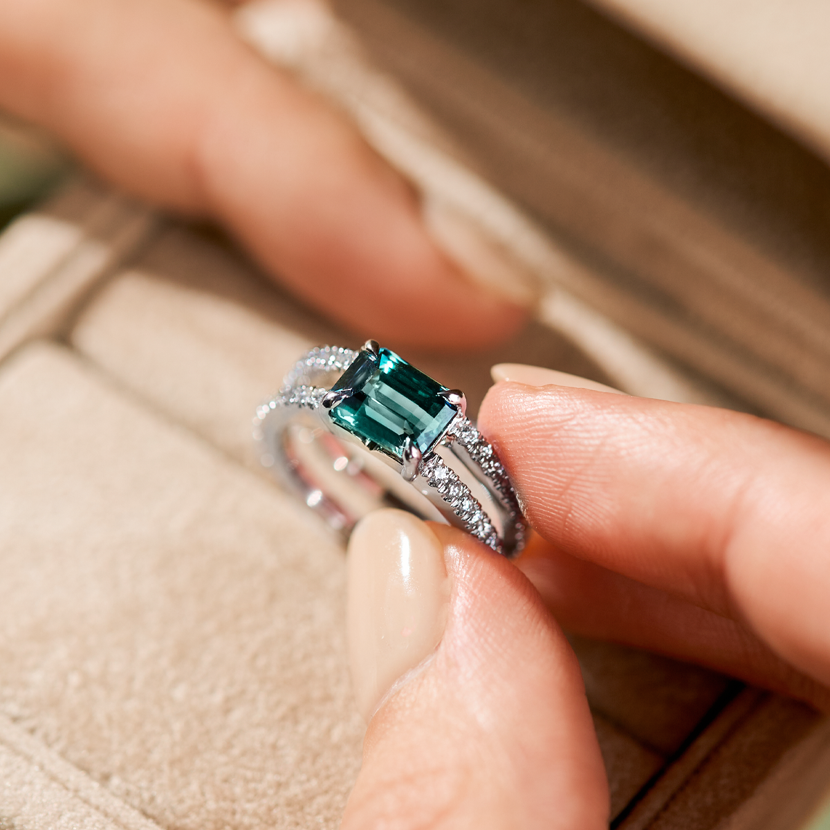 Jazz Age Rhapsody Teal Sapphire Ring
