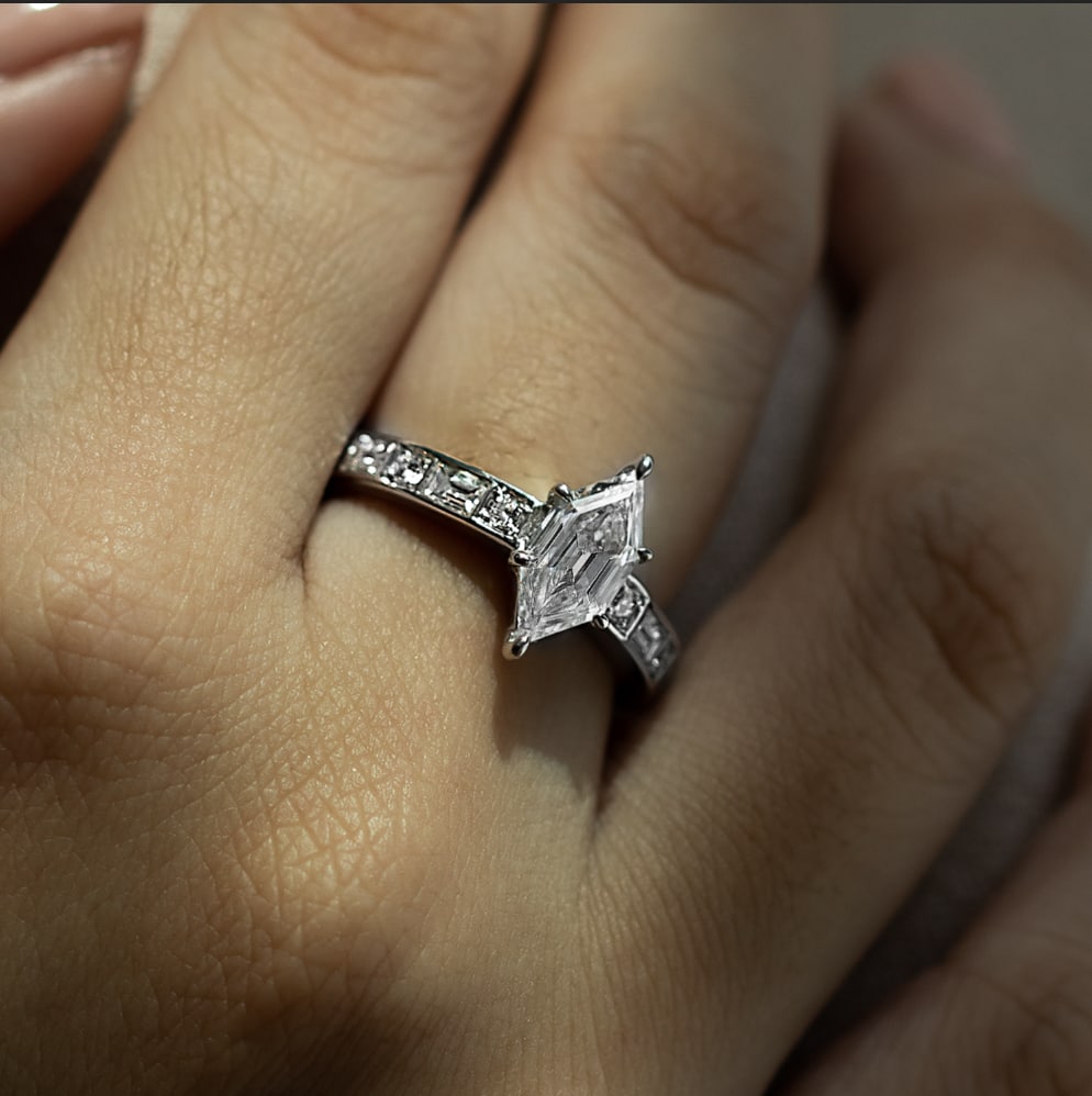 B.P de Silva Jewellers | Padparadscha Singapore | Singapore Art Deco Ring | Engagement Rings Singapore | Bespoke Engagement Rings Singapore | Sapphires Ring Singapore | Customised Jewellery Singapore | Heirloom Jewellery Singapore | Diamond Ring | Custom wedding jewellery | Private Jeweller Singapore | Bespoke