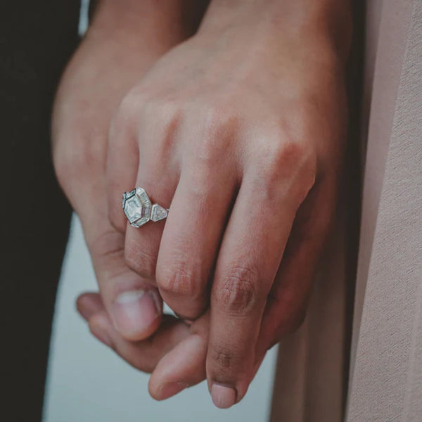 How to Determine Her Ring Size and Engagement Ring Style
