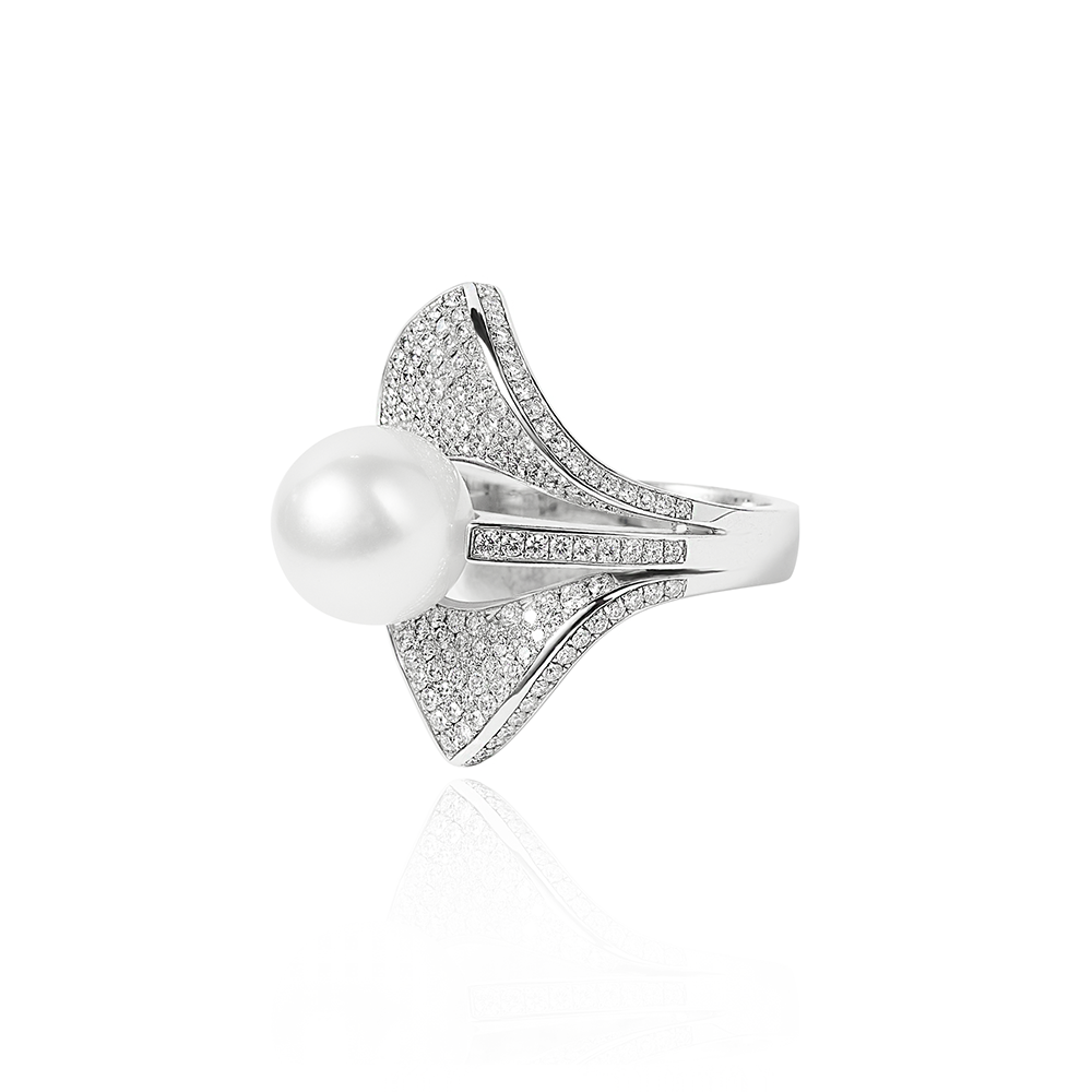 Grand Waves Pearl Ring